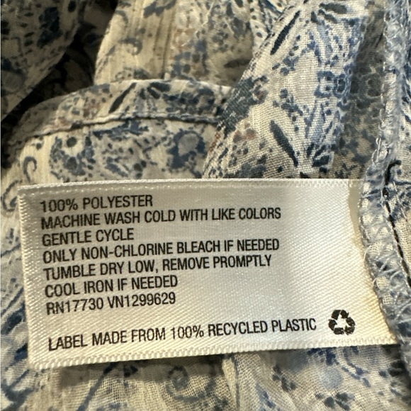 Knox Rose Blue and Cream Floral Blouse - Picture 2 of 6